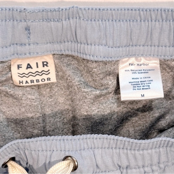 Fair Harbor The One Shorts Boys Medium Blue Chambray BreezeKnit Liner Beach Swim - Picture 2 of 6